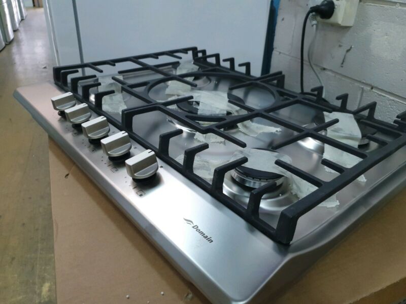 Stainless Steel Gas Cooktop + FFD & Cast Iron Trivets – 680mm – IGC70WOK-A