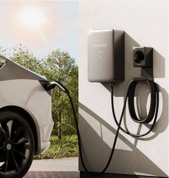 Enphase IQ EV Charger 2 Three Phase/Single Phase Tethered
