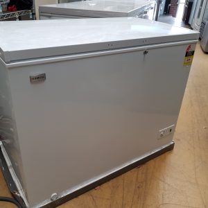 EUROTAG 300LT CHEST FREEZER WITH LOCKS & WHEELS