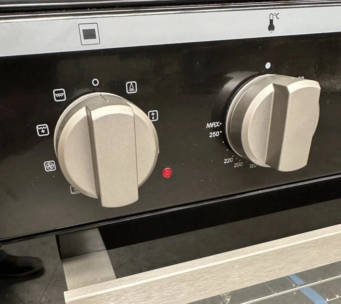 Eurotag 90cm ceramic cooktop Stainless 9 Function Fully Electric Freestanding black