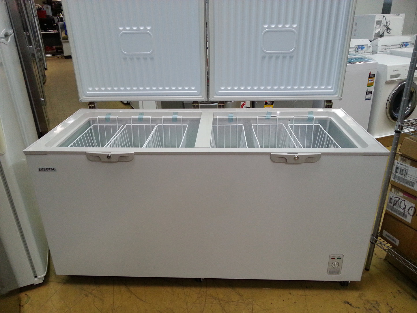 EUROTAG 610LT COMMERCIAL WITH LOCKS CHEST FREEZER