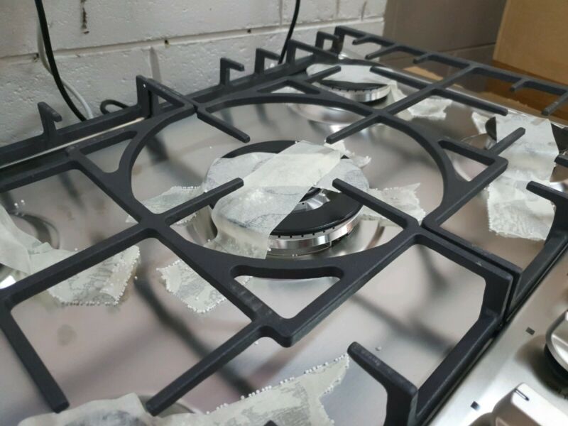 Stainless Steel Gas Cooktop + FFD & Cast Iron Trivets – 680mm – IGC70WOK-A